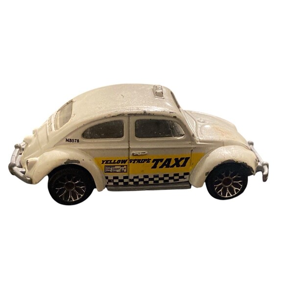 2002 Matchbox Pearl White Volkswagen VW Beetle Yellow Stripe TAXI 1/58 HTF‎ - Picture 1 of 5